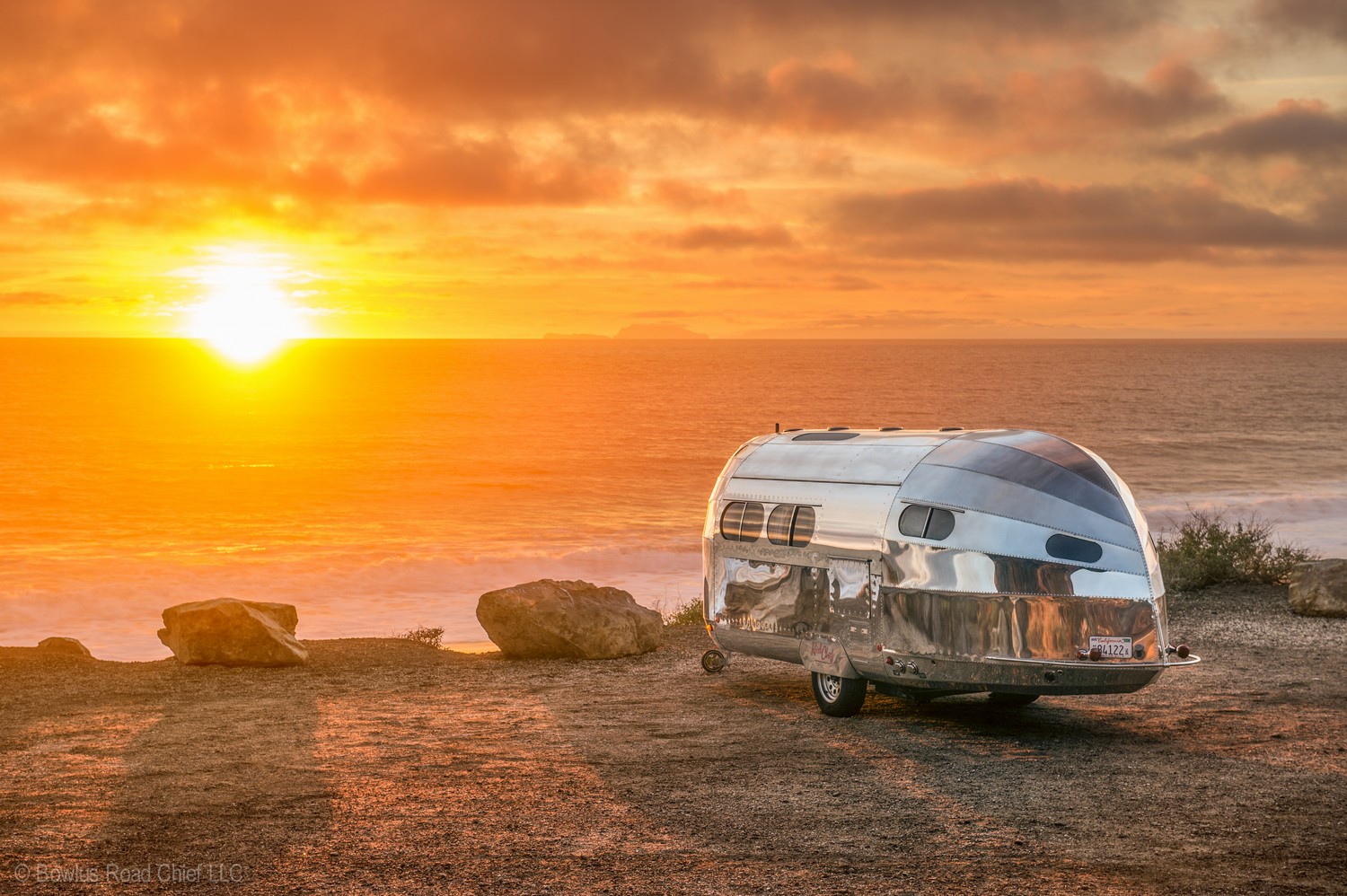 Khám phá “khách sạn di động” Bowlus Road Chief
